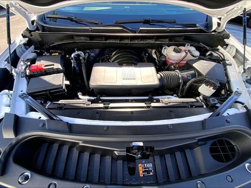 Used 2025 Cadillac Escalade ESV Sport w/ Touring Package image 29