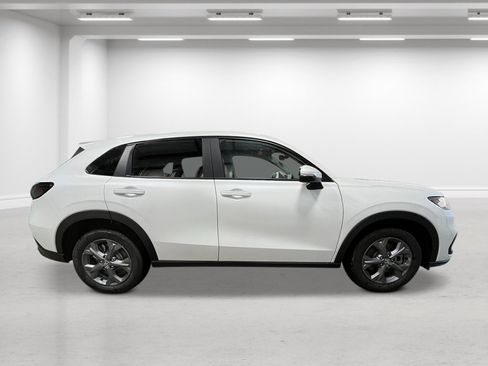 New 2026 Honda HR-V LX image 2