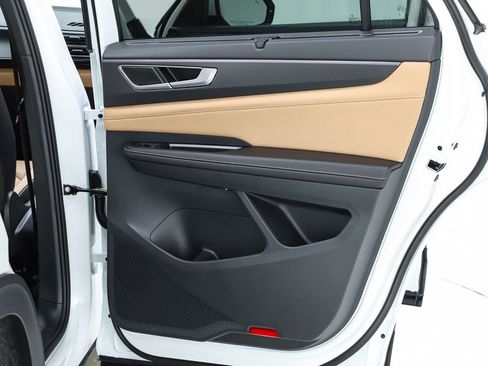 New 2026 Volkswagen Atlas Cross Sport SEL image 31