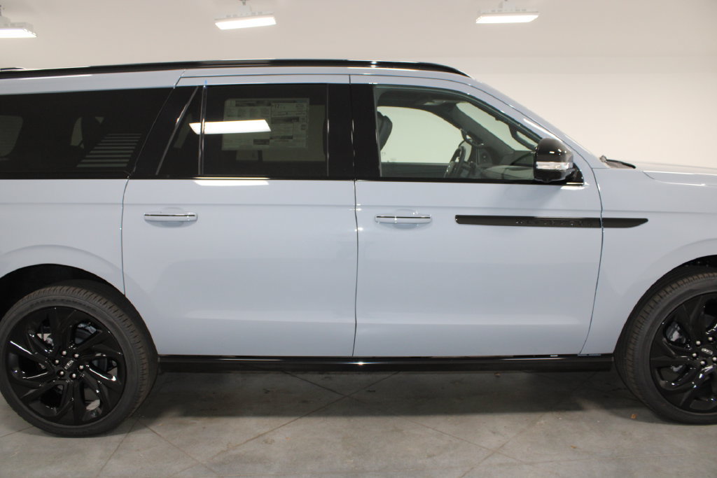 New 2027 Lincoln Navigator L Reserve w/ Jet Appearance Package AWD/4WD image 10
