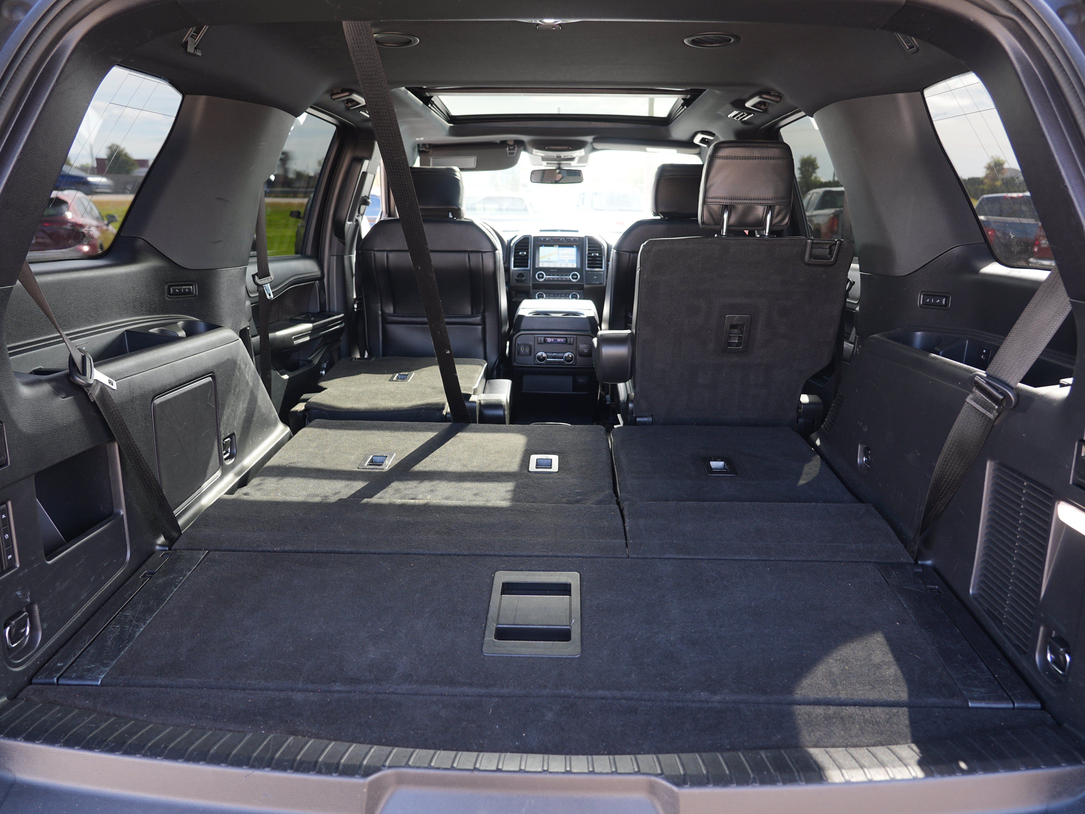 Used 2019 Ford Expedition Limited w/ Equipment Group 301A AWD/4WD image 27