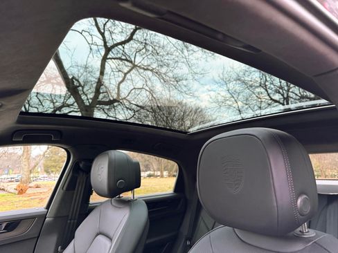 Used 2025 Porsche Cayenne GTS AWD/4WD image 16
