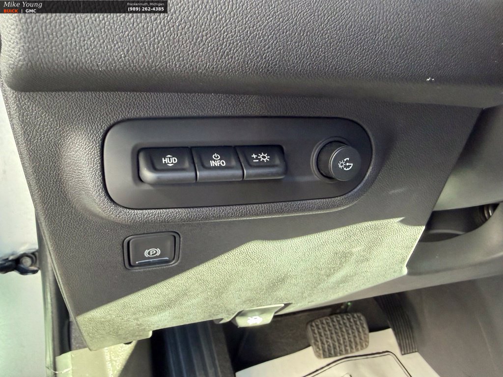 Used 2024 GMC Terrain SLT w/ Infotainment Package II FWD image 22