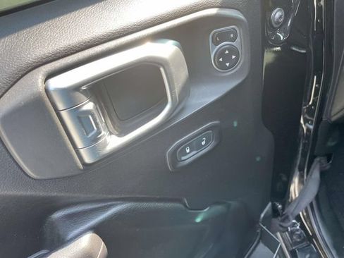 Used 2018 Jeep Wrangler Sport AWD/4WD image 15