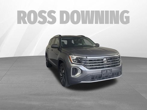 Used 2025 Volkswagen Atlas SE FWD image 3