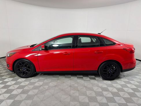 Used 2016 Ford Focus SE w/ Equipment Group 201A image 8