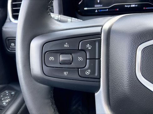 Used 2024 GMC Yukon XL Denali AWD/4WD image 24
