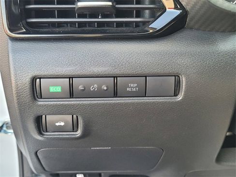 Used 2023 Nissan Sentra SV w/ Trunk Package image 24