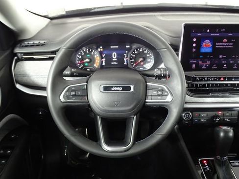 Used 2022 Jeep Compass Latitude image 22