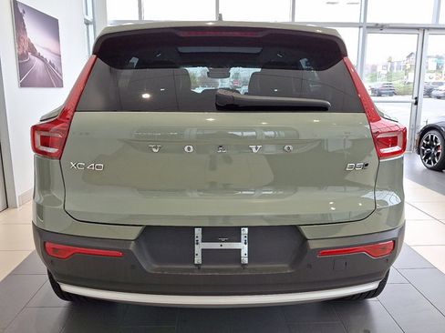 Used 2025 Volvo XC40 B5 Ultra w/ Climate Package image 5