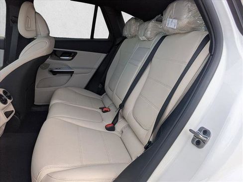 Used 2026 Mercedes-Benz GLC 300 image 13
