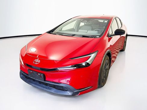 Certified 2023 Toyota Prius LE AWD/4WD image 3