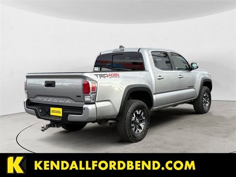 Used 2022 Toyota Tacoma TRD Off-Road w/ Technology Package image 5