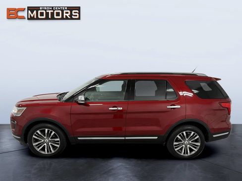 Used 2019 Ford Explorer Platinum AWD/4WD image 3