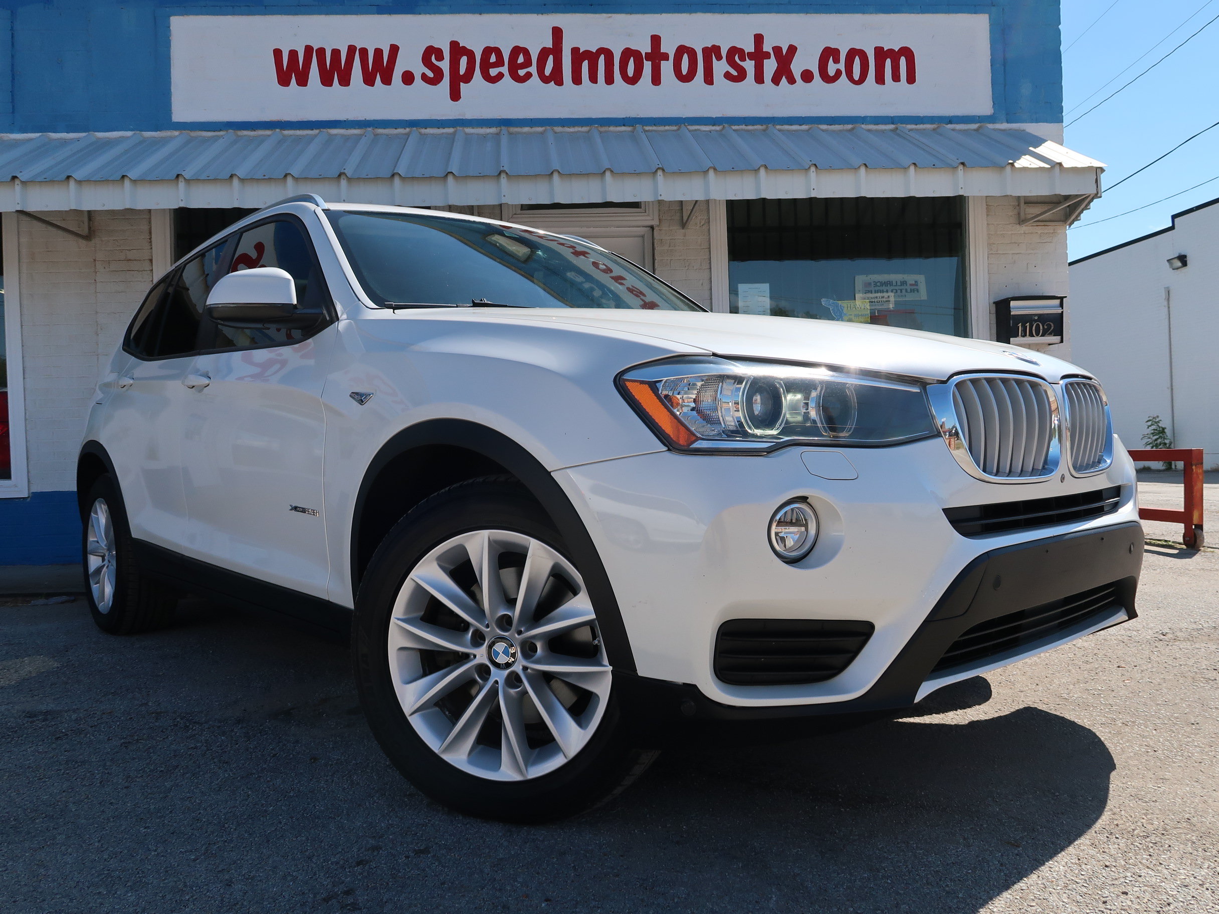 Used 2016 BMW X3 xDrive28i AWD/4WD image 2