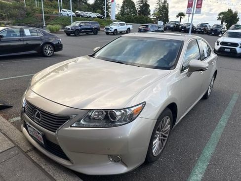 Used 2015 Lexus ES 350 w/ Premium Package FWD image 3