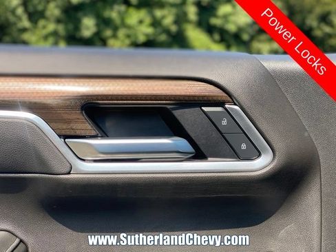Used 2025 Chevrolet Silverado 1500 LT w/ Z71 Off-Road Package AWD/4WD image 18