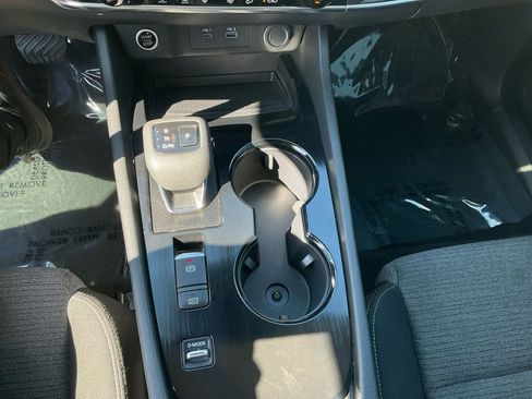 Used 2023 Nissan Rogue SV image 22