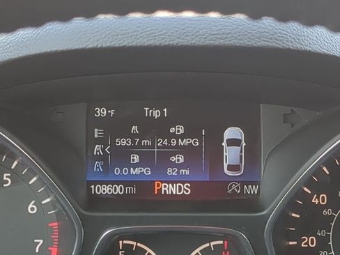 Used 2018 Ford Escape SEL image 33