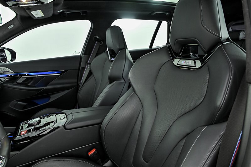 Used 2025 BMW M5 Touring AWD/4WD image 24