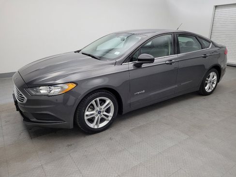 Used 2018 Ford Fusion S image 2
