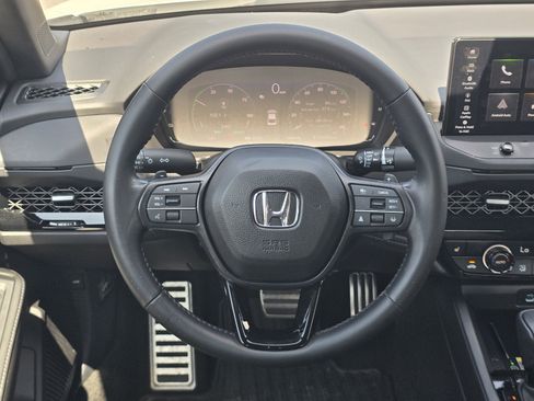 Used 2025 Honda Accord Sport image 15