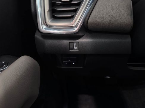 Certified 2023 GMC Canyon Denali AWD/4WD image 25