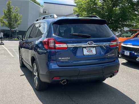 Certified 2022 Subaru Ascent Premium w/ Convenience Package AWD/4WD image 8
