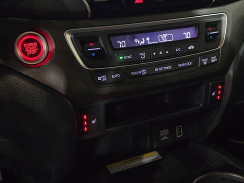 Used 2022 Honda Pilot TrailSport image 32