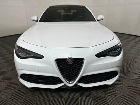 Used 2022 Alfa Romeo Giulia Ti image 8
