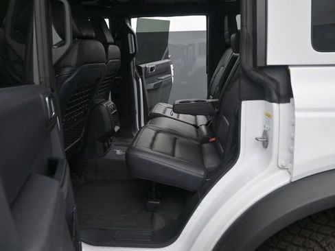 Used 2025 Ford Bronco Badlands AWD/4WD image 13