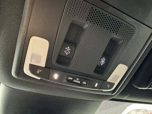 Used 2025 Honda Pilot TrailSport image 24