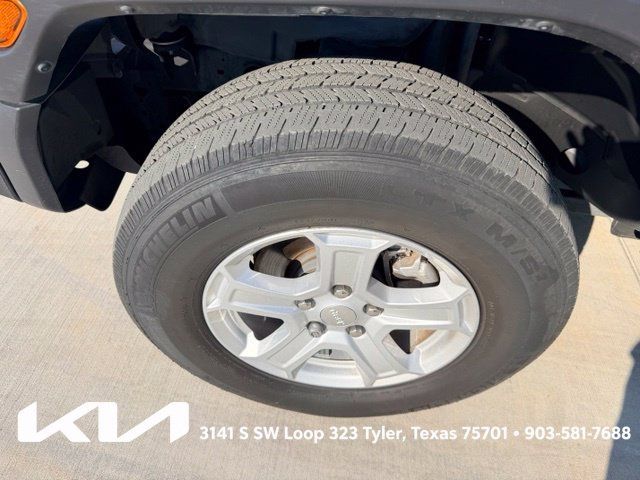 Used 2022 Jeep Wrangler Unlimited Sport AWD/4WD image 4
