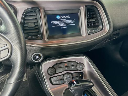 Used 2022 Dodge Challenger GT AWD/4WD image 15