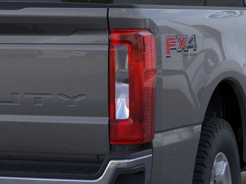 New 2026 Ford F250 XLT AWD/4WD image 21