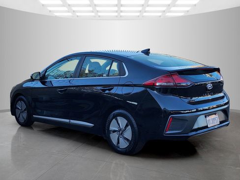 Used 2021 Hyundai Ioniq SE image 9