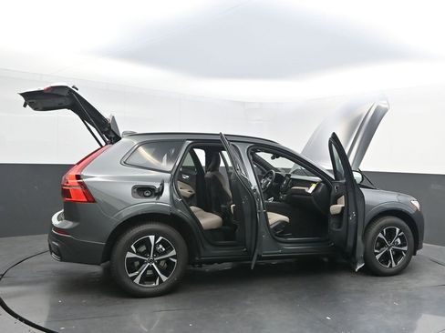 New 2026 Volvo XC60 B5 Core w/ Climate Package image 36