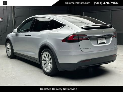 Used 2017 Tesla Model X 75D image 4