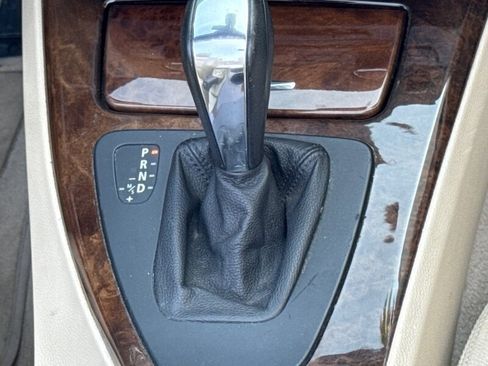 Used 2008 BMW 328i Convertible image 19