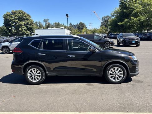 Used 2019 Nissan Rogue SV FWD image 6