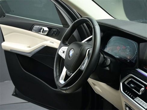 Used 2022 BMW X7 xDrive40i w/ Executive Package image 33