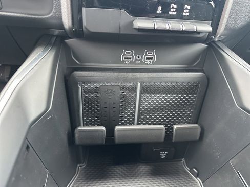 New 2026 RAM 1500 4x4 Crew Cab image 19