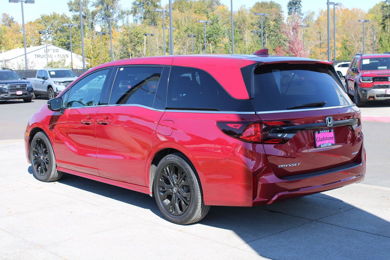 Used 2025 Honda Odyssey Sport-L image 3
