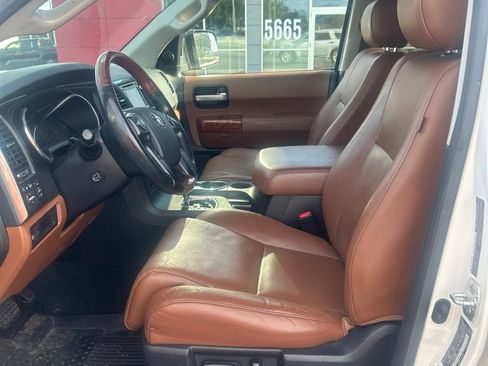 Used 2018 Toyota Sequoia Platinum AWD/4WD image 10