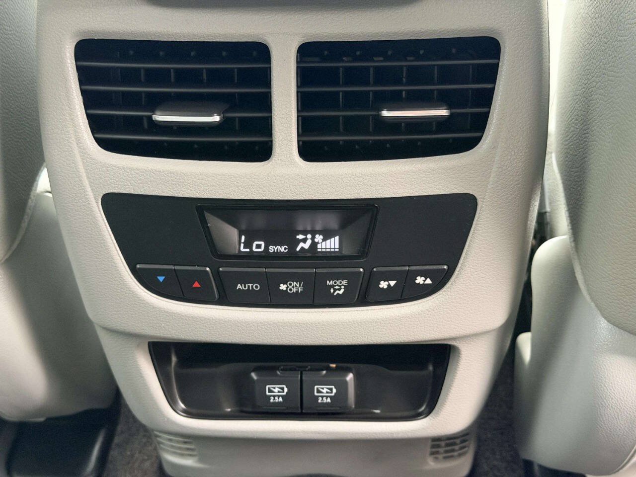 Used 2018 Acura MDX w/ Technology Package AWD/4WD image 34
