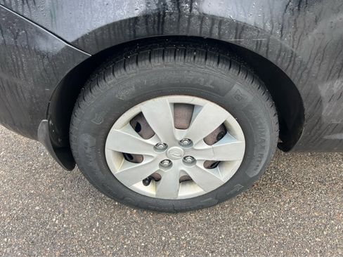 Used 2011 Hyundai Accent GS w/ Premium Pkg 3 image 13