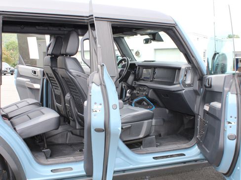 Used 2023 Ford Bronco Black Diamond w/ Sasquatch Package AWD/4WD image 17