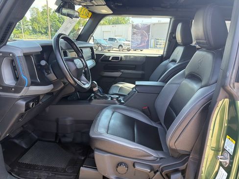 Used 2025 Ford Bronco Badlands AWD/4WD image 15