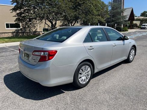 Used 2012 Toyota Camry LE FWD image 4