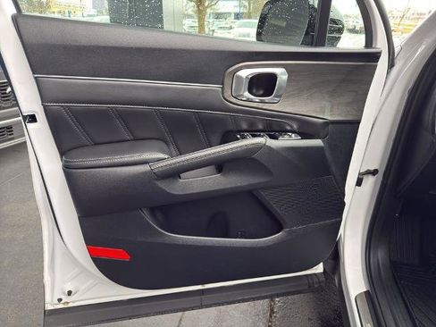 Used 2025 Kia Sorento SX AWD/4WD image 14